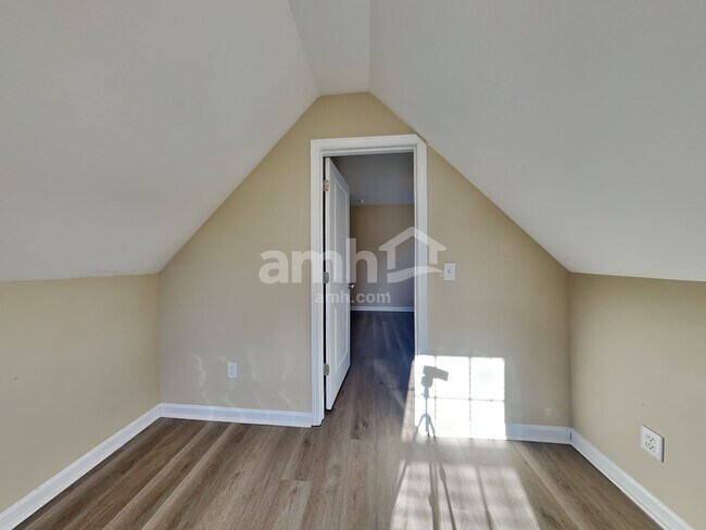 Building Photo - 129 Midwood Rd