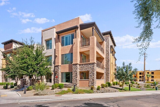 Building Photo - 4803 N Woodmere Fairway