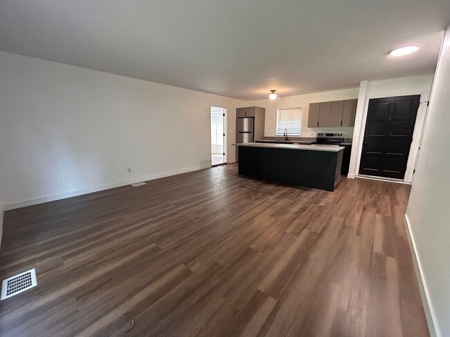 Building Photo - 3357 S Flamingo Way