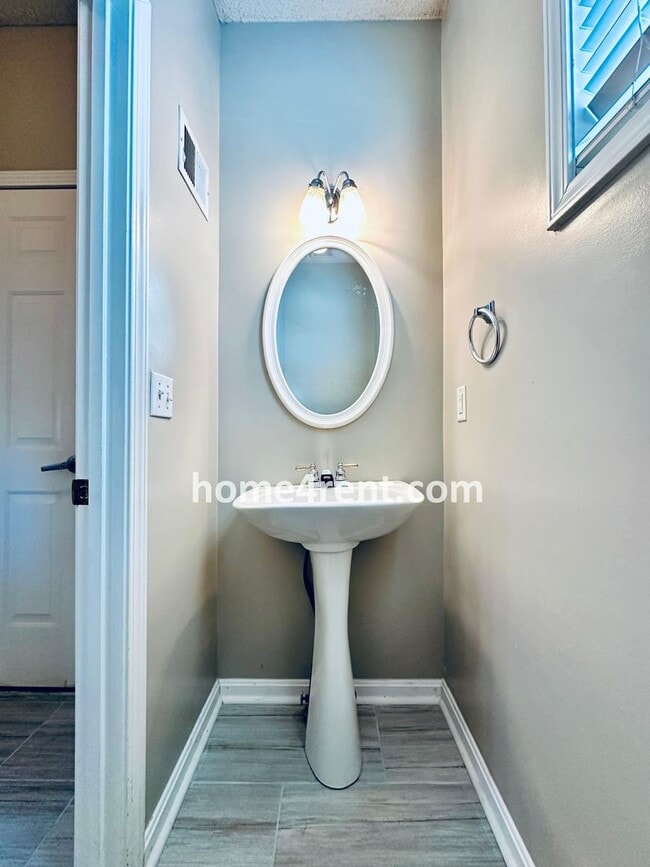 Building Photo - Gorgeous, Updated Home w/ Granite Counters and Wood Floors in Kitchen, Walkout Finished Basement!