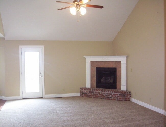 Building Photo - Beautiful 3 bedroom house in Battlefield!