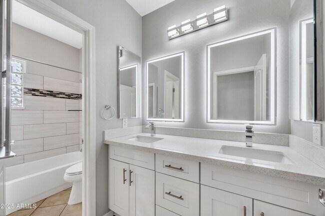 Building Photo - 7446 E Glenn Moore Rd