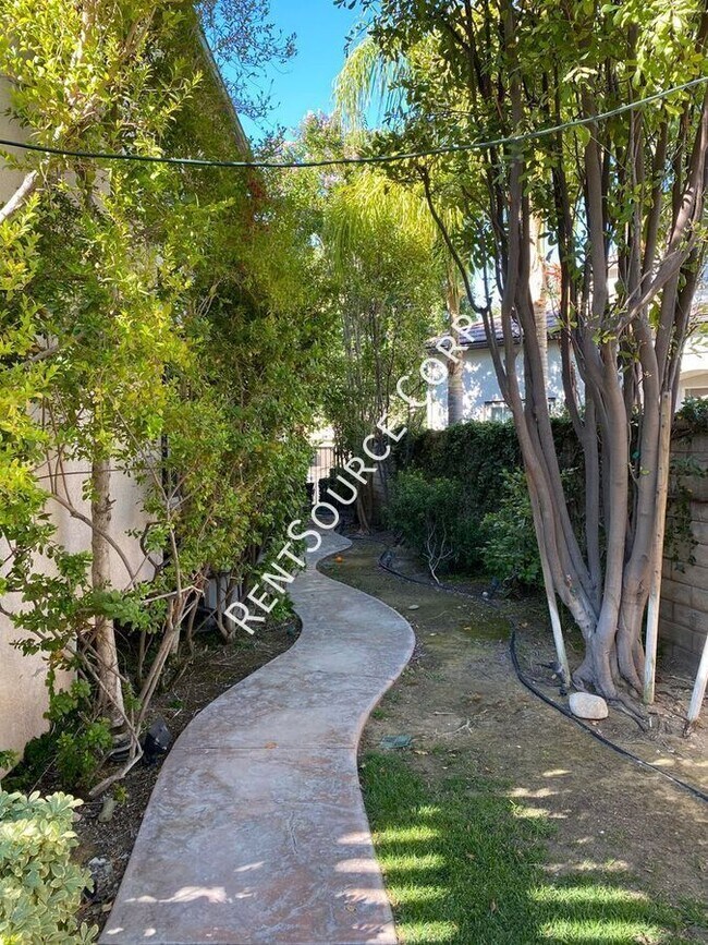 Building Photo - 24310 Las Palmas St