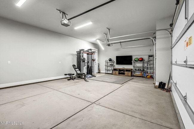 Building Photo - 2958 Saddle Peak Dr
