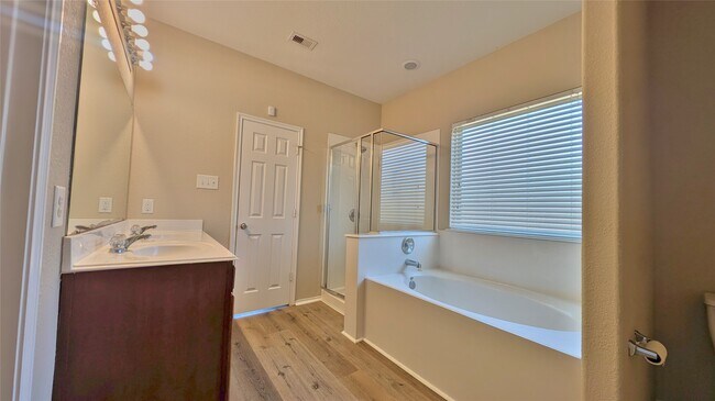 Building Photo - 16006 Arapaho Bend Ln