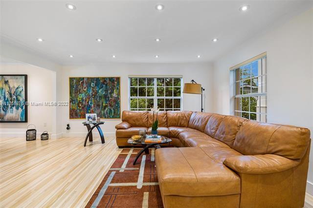 Building Photo - 11401 SW 72nd Plz