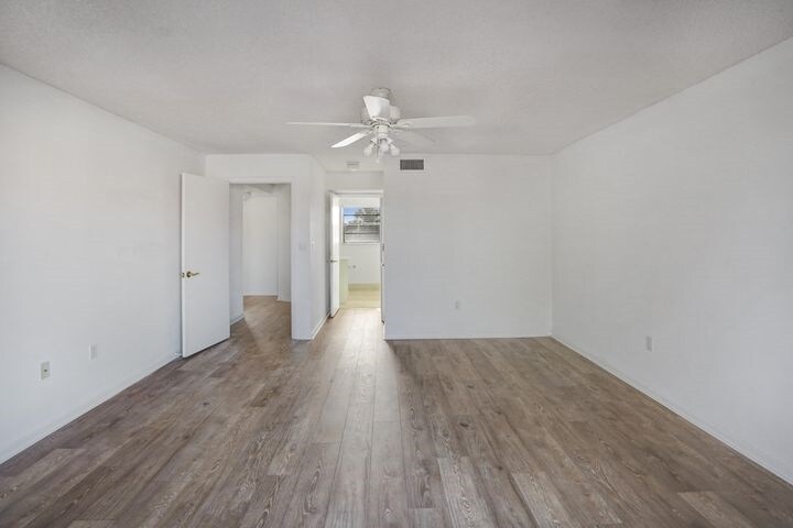 Building Photo - 6630 Villa Sonrisa Dr