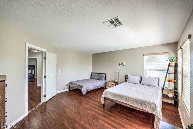 Building Photo - 5663 Artesia Lake Ct