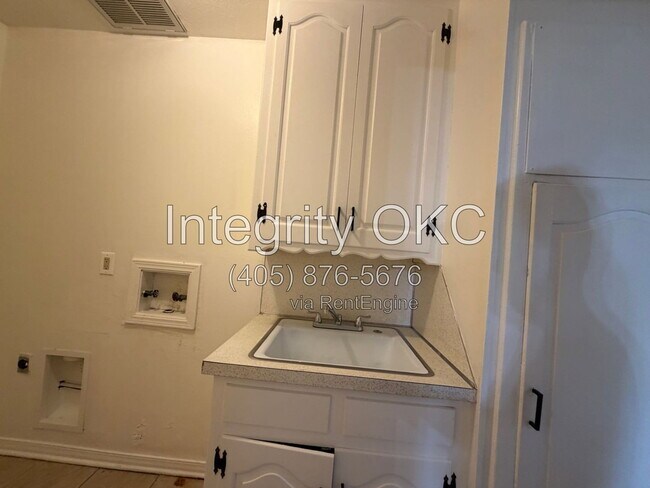 Building Photo - 4101 NW 48th St