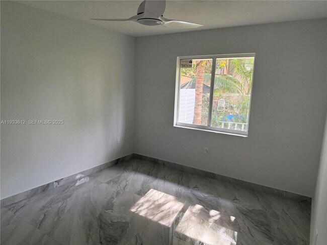 Building Photo - 166 NE 70th St