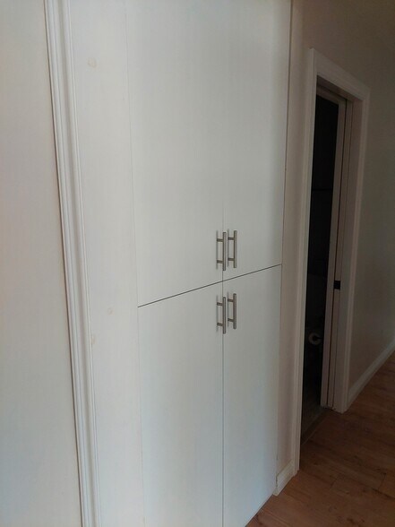 Hall storage - 5600 Kensington Way