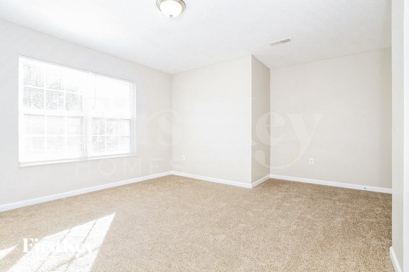 Building Photo - 5986 Driftwood Ct