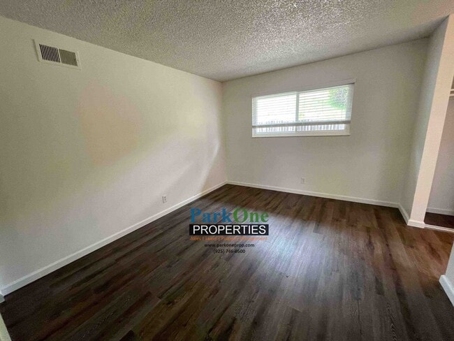 Building Photo - House With Paved Side Yard and Spacious Backyard in Pinole Now Available!!