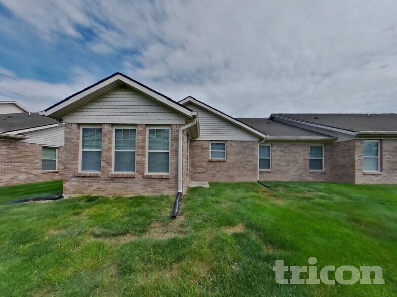 Building Photo - 5513 Lipizzan Ln