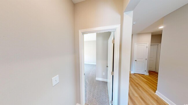Building Photo - 1016 Moen Lp
