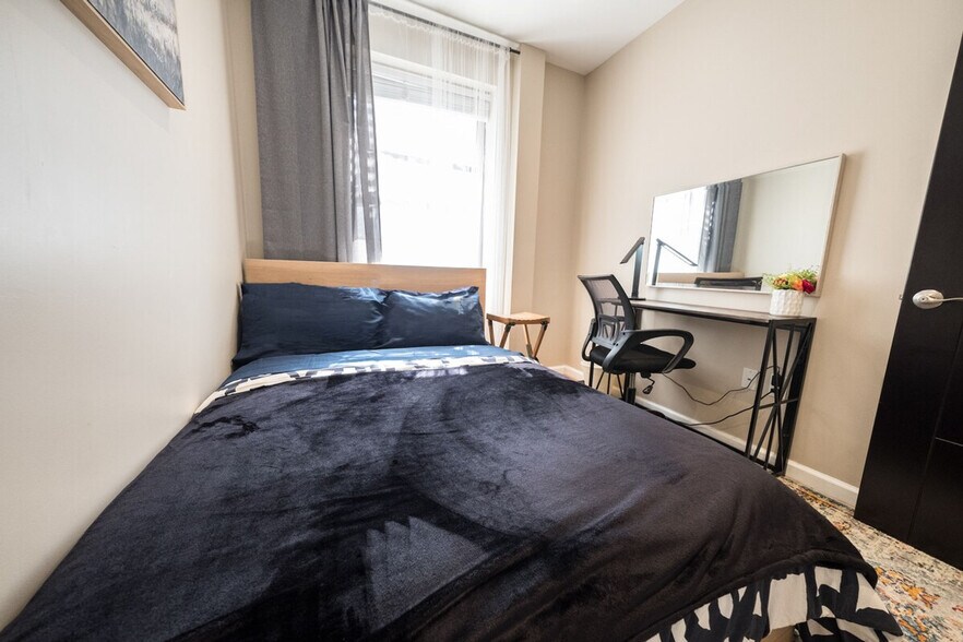 Building Photo - 5 W 101st St