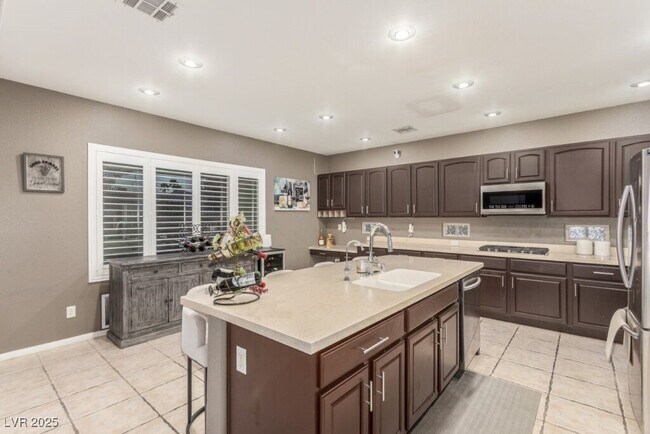 Building Photo - 4573 Milvio Ave