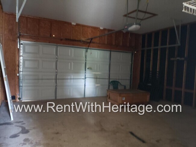 Building Photo - 179 Parkview Ln