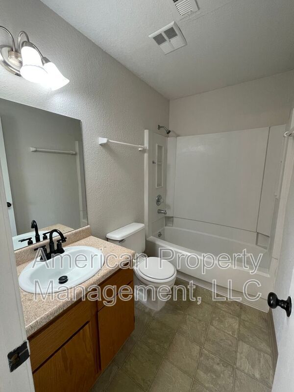 Building Photo - 4404 S 133rd E Ave