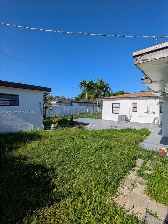 Building Photo - 14321 Boggs Dr