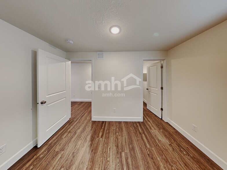 Building Photo - 5993 W Arranmore Dr