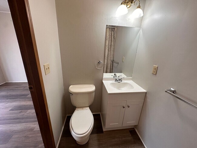 Building Photo - Awesome 2/2 Trailer in Westlake for rent!