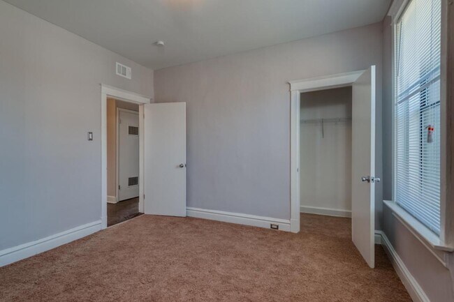 Building Photo - 6275 Enright Ave