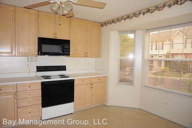 Building Photo - 4 br, 3 bath House - 521 Green Valley Court