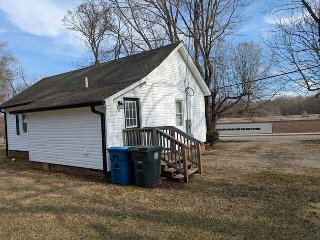 Building Photo - 427 Mildred Ave