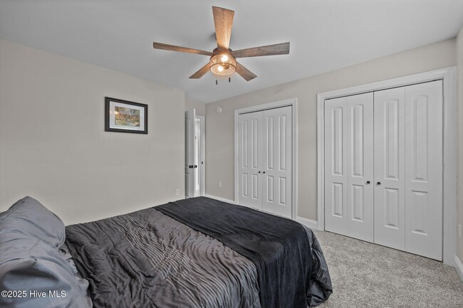 Building Photo - 218 Kestrel Ct