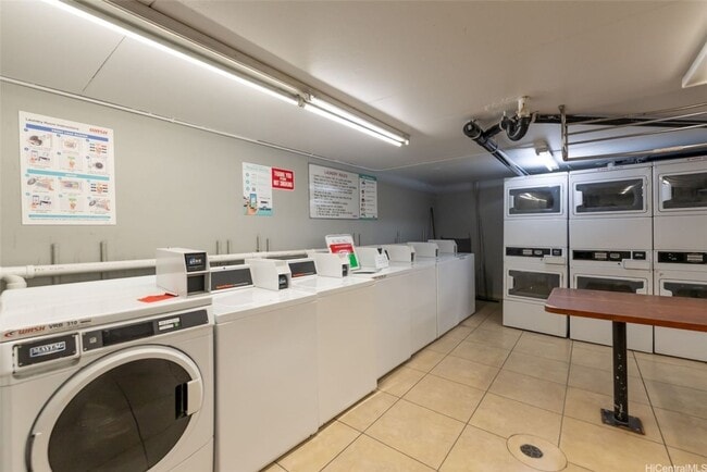 Building Photo - High-Floor Studio Featuring Full Kitchen, Parking & Brilliant Views at The Five Regents
