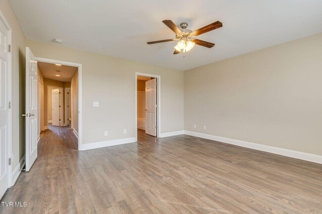 Building Photo - For Rent — Modern Duplex Near Historic Jonesborough