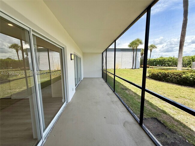 Building Photo - 108 Waterway Dr S