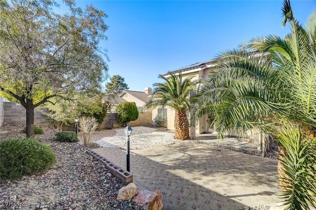 Building Photo - 2403 Rue De Versailles