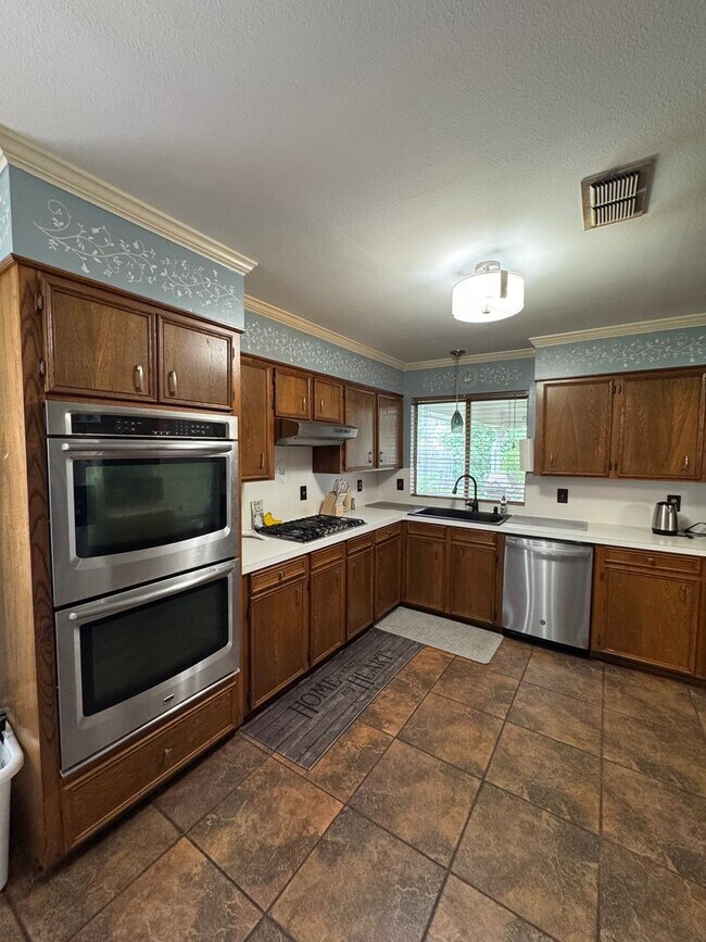 Building Photo - Rental Property