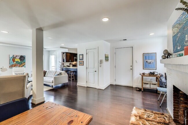 Building Photo - Spacious 2BR with Private Deck & Stunning Views – Available July 1!