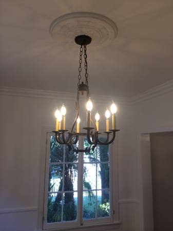 Building Photo - 2028 Beachwood Dr