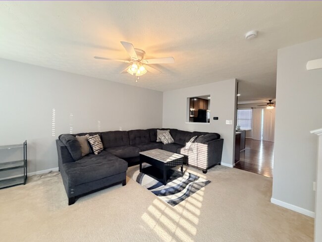 Building Photo - 305 Turquoise Ln