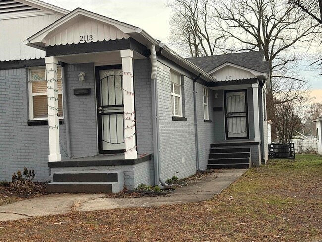 Building Photo - 2117 W 19th St