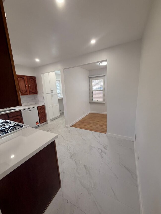 Building Photo - Remodeled 3 Bedroom Norwalk House For Rent!