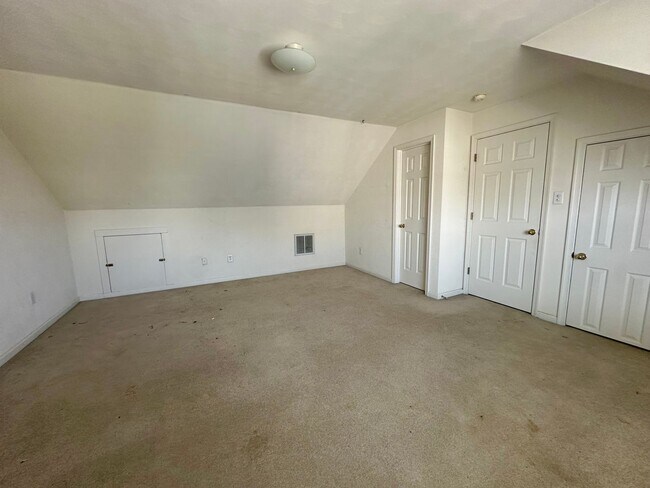 Building Photo - 905 Laconia Ct