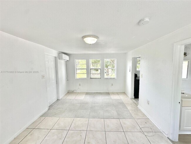 Building Photo - 1278 NW 44th St