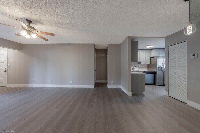 Building Photo - 105 Gardens Dr
