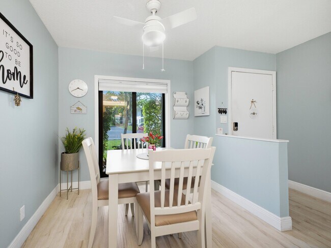 Building Photo - 5800 Princess Palm Ct