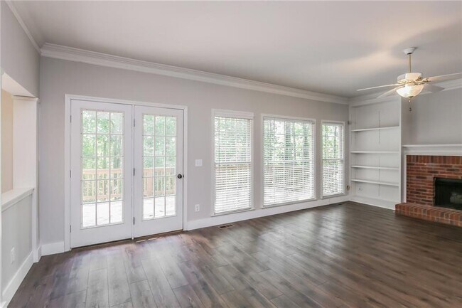 Building Photo - 2550 Highland Pointe Dr