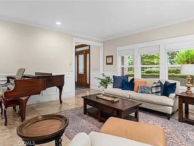 Building Photo - Custom built home with an AMAZING resort l...