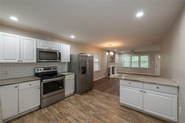 Building Photo - 257 Barfield Ave SW