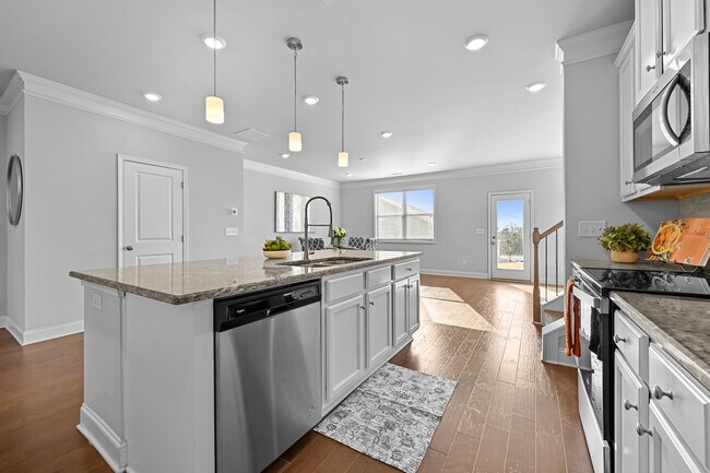 Building Photo - 3229 Weyhill Trl