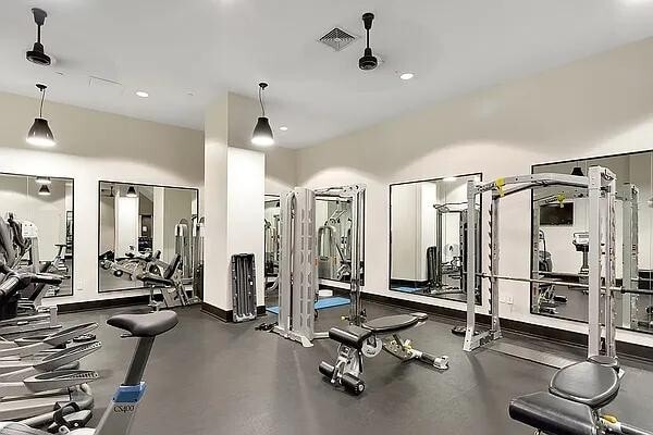 Building Photo - 540 W 28th St