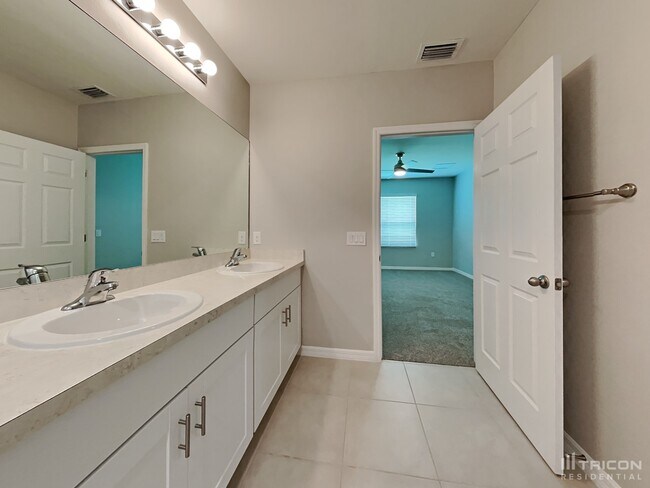 Building Photo - 27944 Arrowhead Cir